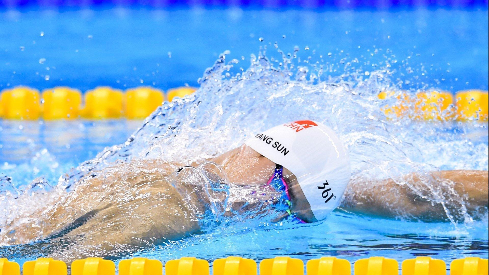 齐达内之子神勇零封，阿尔及利亚爆冷晋级八强—传奇父亲看台挥拳呐喊